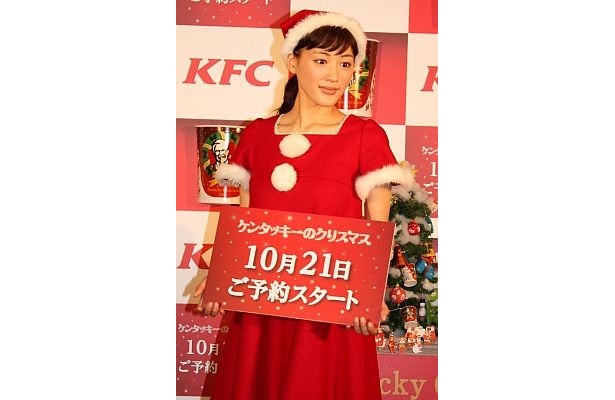 完全予約制の「プレミアムローストチキン」(5600円)は数量限定で発売される