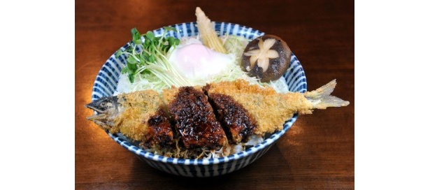 あゆのフライと半熟卵のハーモニーが堪能できる「関あゆ丼」