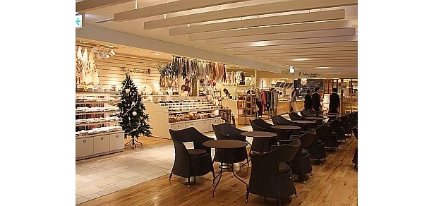 広々とした店内