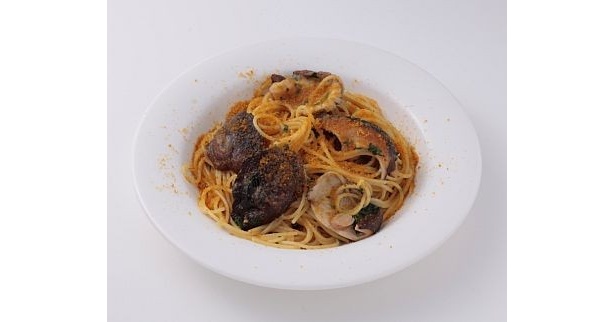 キッチンストリート「ヒロプリモ」の「岩手県産生しいたけとカラスミのスパゲッティ」(1000円/提供時間：11時～15時　※限定10食)