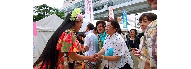 『がんばっぺ　フラガール！～フクシマに生きる。彼女たちのいま～』の劇中シーン