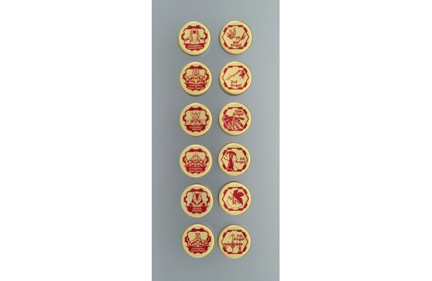 キャップにもエヴァンゲリオンや使徒がデザインされている