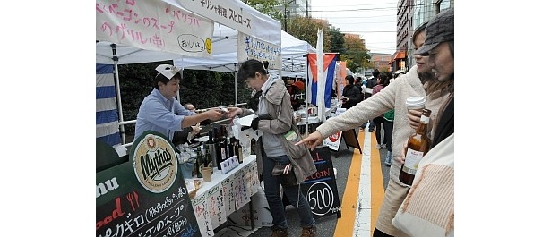 珍しい各国料理の数々！