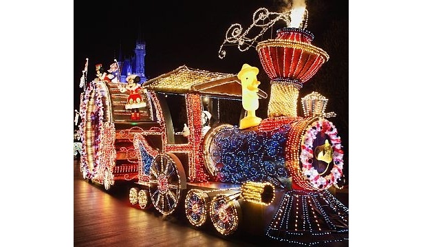 ロマンティックな別世界！ 東京ディズニーランドの夜イルミに酔いしれよう