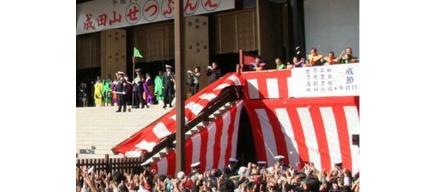 豪華な顔ぶれが勢ぞろい！成田山新勝寺の節分会
