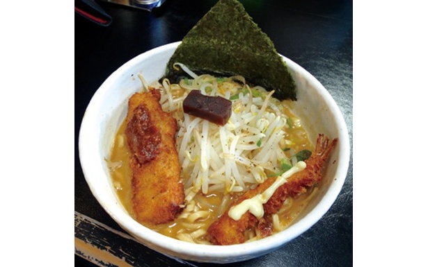 ナゴレンジャー（豚そば ぎんや、麺の坊 晴レル屋、楽喜、フジヤマ55、和田屋）のデラ名古屋らーめん