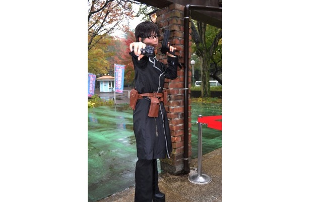 【写真を見る】こちらは燐の双子の弟・奥村雪男に扮したレイヤー
