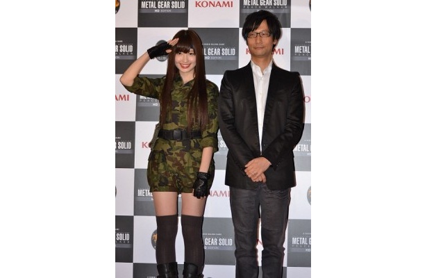 「メタルギア」シリーズを手がける小島秀夫監督との2ショット