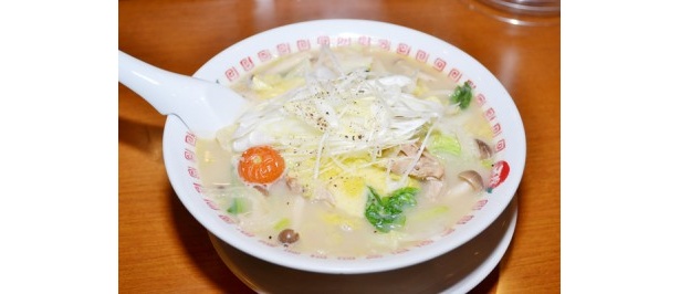 こちらはレイをイメージした「レイの豆乳パイタン麺」
