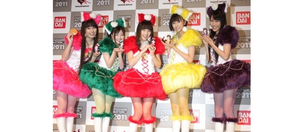 ももクロがサンタの衣装で不思議ちゃん系ワールドを炸裂！