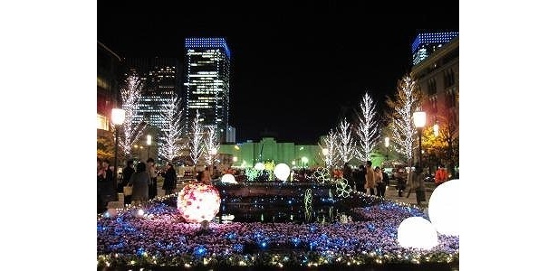 【写真を見る】2位には丸の内イルミネーション(東京都)