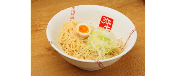 「つけ麺の麺は絶妙な太さで麺の理想形や！」