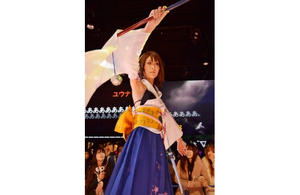 【写真を見る】華麗な舞を披露する「ファイナルファンタジーX」のユウナ