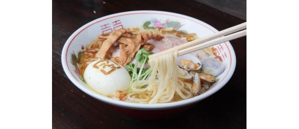 ラーメン総合部門グランプリは「麬にかけろ 中崎壱丁 中崎商店會 1-6-18号ラーメン」が受賞