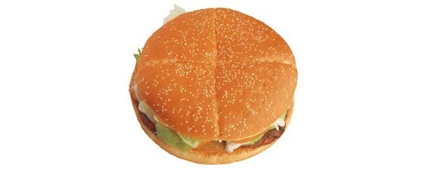 上から見ると、こんなにデカい！バーガーキングの「ピザ サイズ バーガー」(1680円)