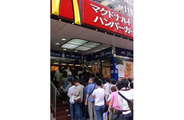 マクドナルドの行列メニュー「チキンタツタ」は2009年の復活の際に大行列で話題に！