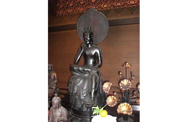 中宮寺の菩薩半跏像