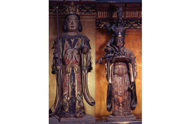 長谷寺の雨宝童子立像(左)と難陀龍王立像(右)