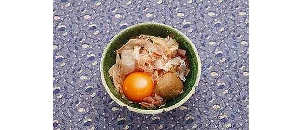 卵入りは、湯で半熟になる卵の味がたまらない！