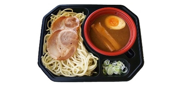 【写真】烏城監修 レンジつけ麺(450円)