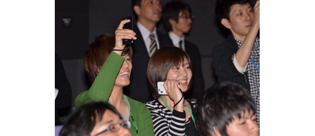 大勢の女性ファンも応援に駆け付けた