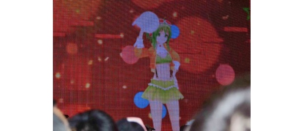 「メグッポイド」のGUMIも迫力のライブを展開