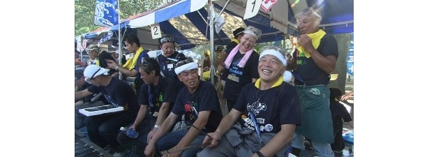「目黒のさんま祭り」で楽しそうなウドちゃん