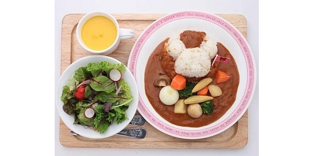 【画像】ジャッキー型にかたどられた五穀米が魅力的な「ジャッキーのごろごろ野菜ハヤシライス」(980円)