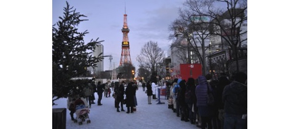 【写真】16時のイベント開始時には、かなりの行列ができていた