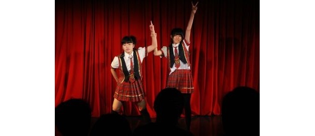 初公演の様子