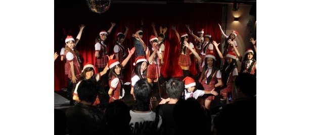 初公演の様子