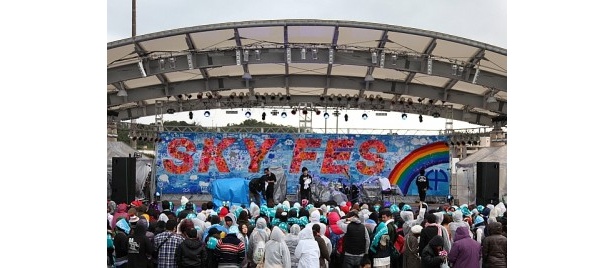 HYのライブ前に完成！ステージに飾られた