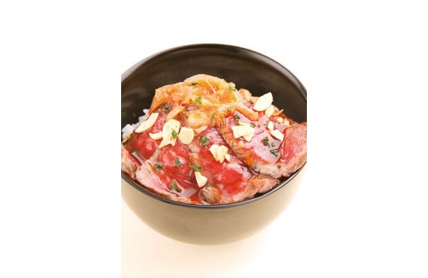 【写真】ステーキ丼も500円！神奈川代表の｢やまゆり牛ステーキ丼｣(肉の石川)