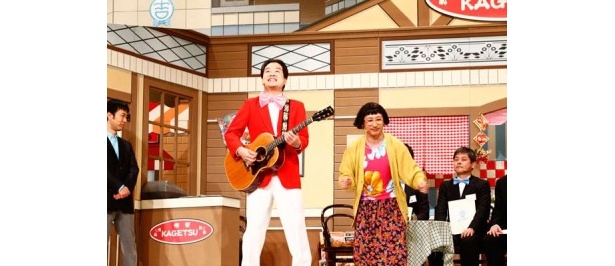 すっちーと新喜劇あるあるを披露して会場の爆笑を誘う松浦真也さん