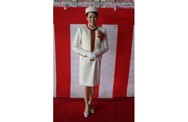 キャンペーンガールの諸見里麻衣さん