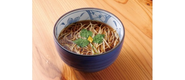 「不老庵」では、つなぎを使わない生粉打ちのそばが味わえる