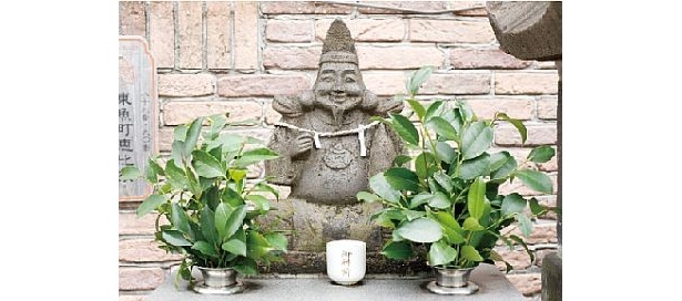 かつて佐賀で最も栄えていた街に鎮座する東魚町恵比須
