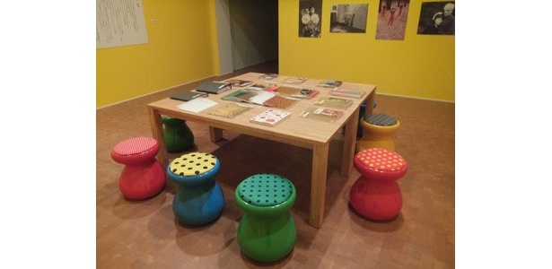 草間の歴史をたどれる部屋にもキュートなイスが！