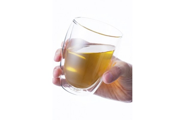 二重になった耐熱ガラスで、飲み物の温度変化を防ぐ優れもの