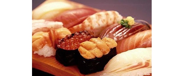 寿司・海鮮・牛しゃぶの「せんざん」では相模湾佐島漁港などで水揚げされた魚介類が堪能できる