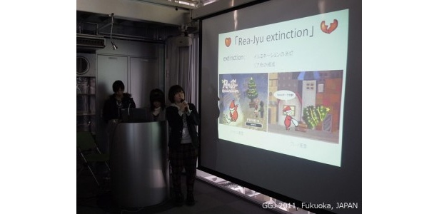 完成した作品をプレゼン。即興ならではの斬新な切り口に注目が集まる