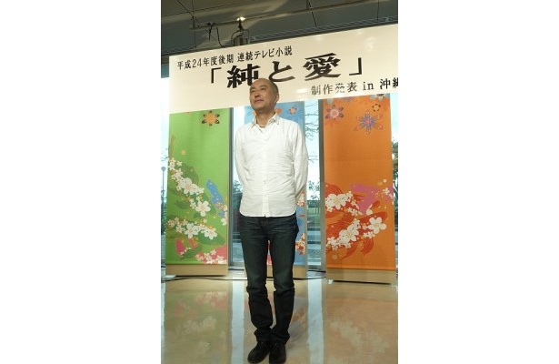 記者会見後に行われた写真撮影の様子