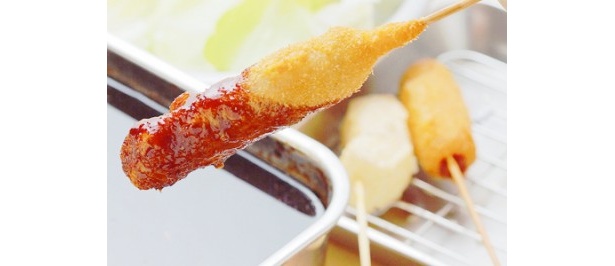 【写真】新世界界隈では多数の串カツ店が営業中！