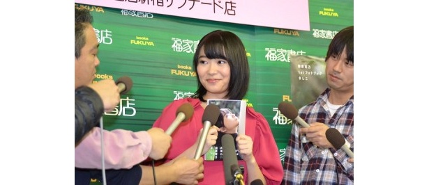 秋元康さんからも「お前の写真集なんて誰が買うんだ？」と言われたという