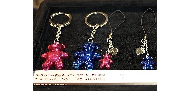 ファブリス・ジロットには各日60個限定で発売される人気のキーホルダーも登場。「一気に3つ買う方もいるほど人気ですよ」と店員