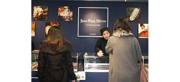 「ジャン=ポール・エヴァン」の店舗前
