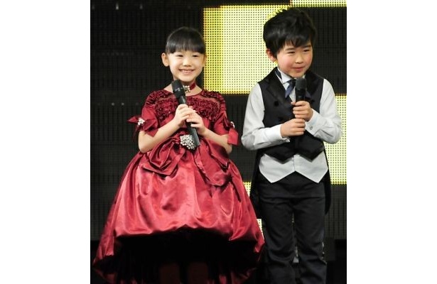 【画像】ドレッシーな姿で登場した芦田愛菜ちゃんと鈴木福くん