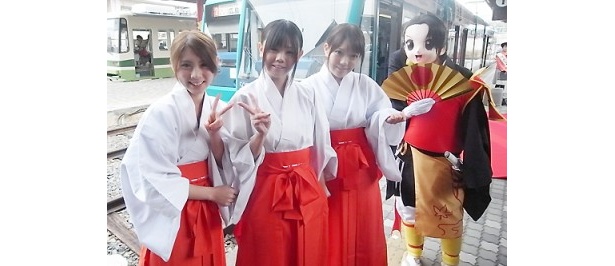左より、まなもり、みのもり、りさもり