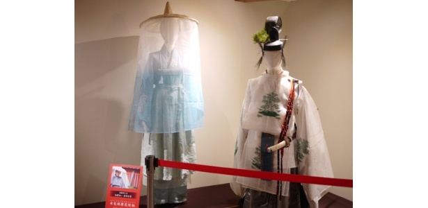 第二話で清盛が着用した衣装も展示
