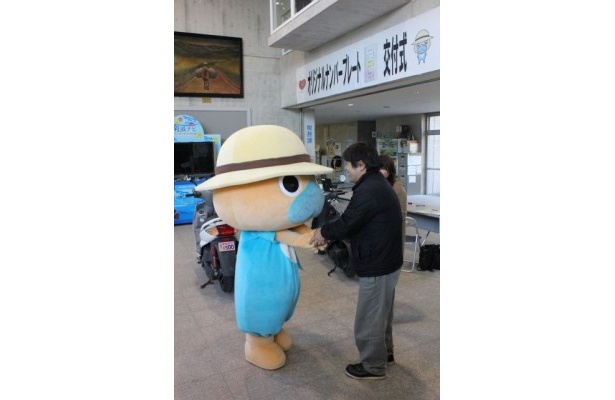 佐久川さんはなんじぃの登場に大喜び！